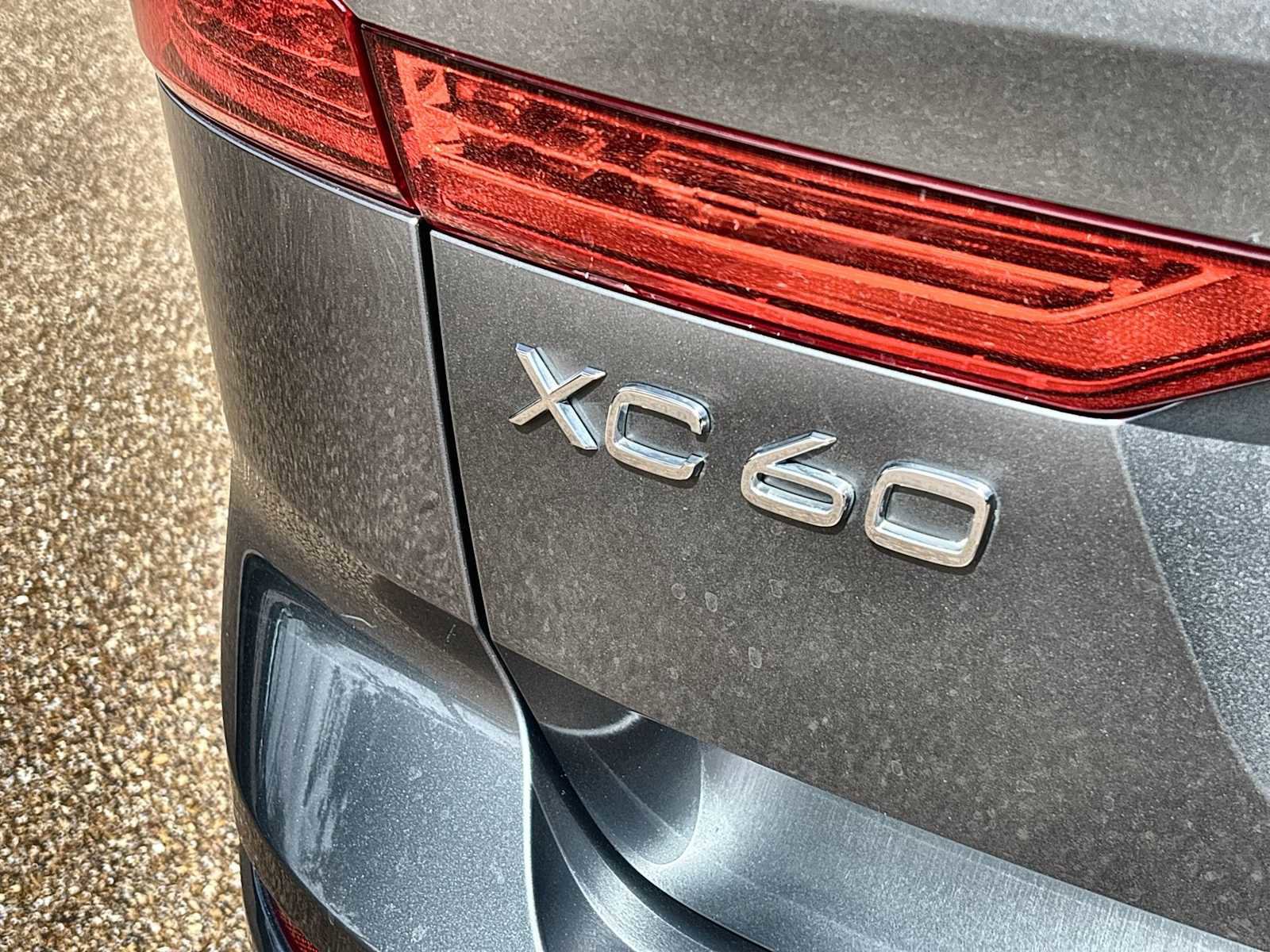 Used 2019 Volvo XC60 T5 Momentum w/ Premium Package FWD image 15