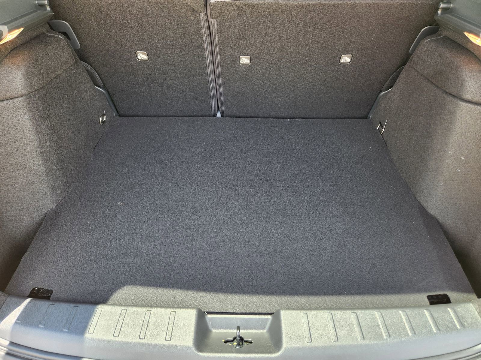 New 2025 Nissan Kicks SV w/ SV Premium Package image 28