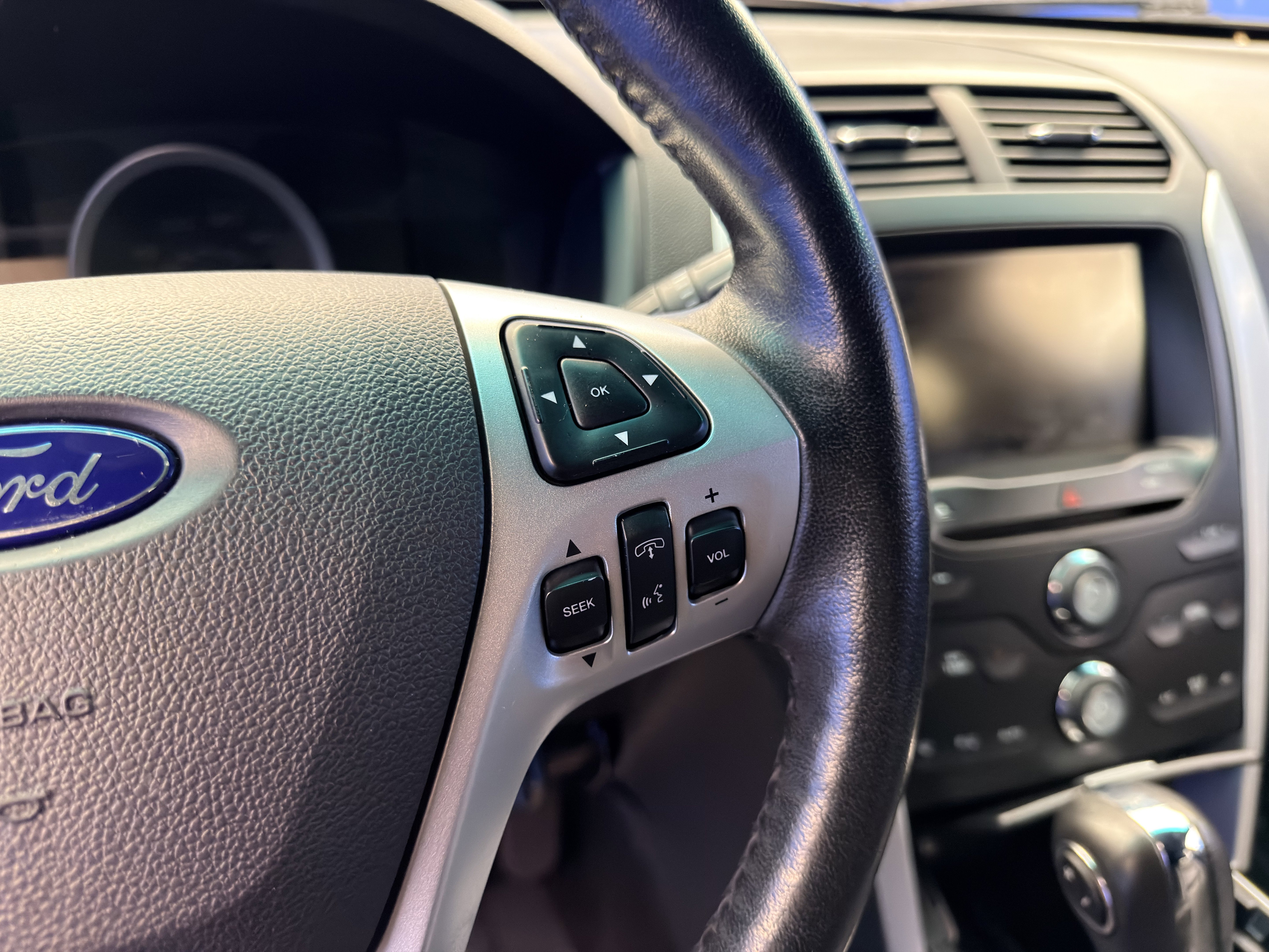 Used 2014 Ford Explorer XLT w/ Equipment Group 202A image 17