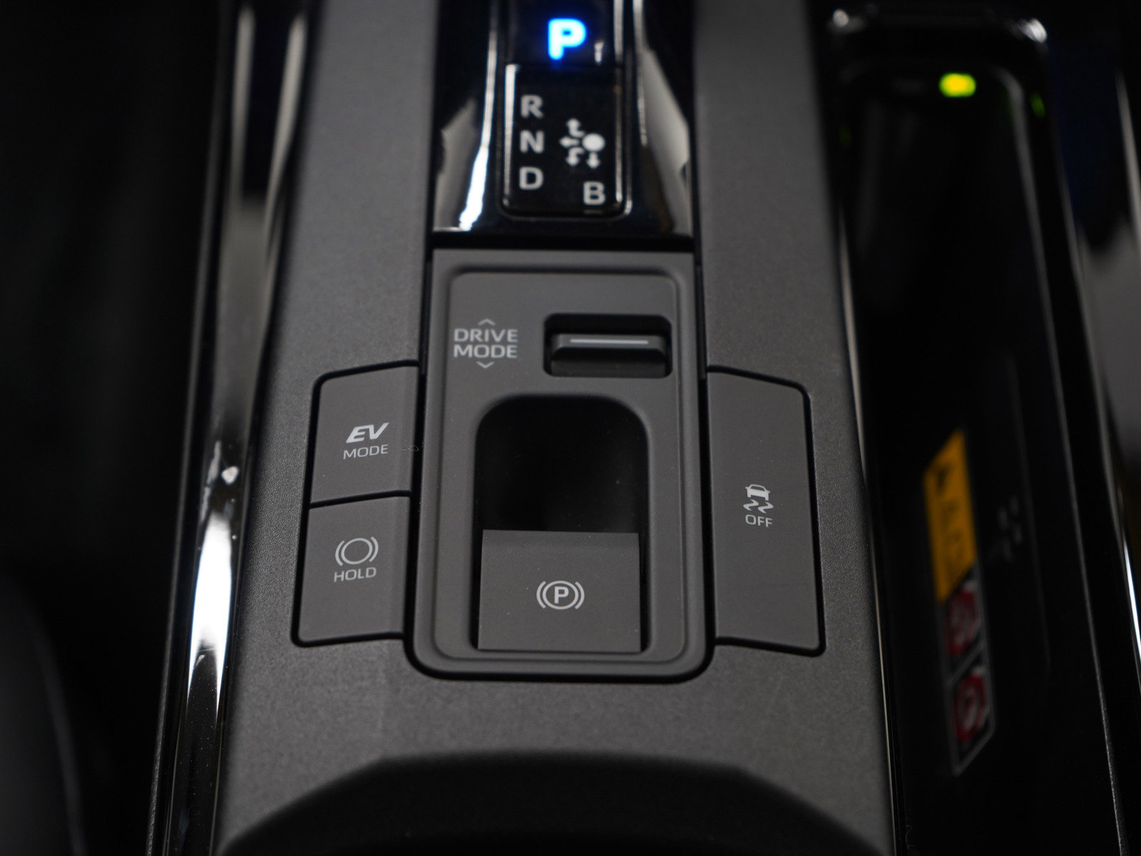 Used 2025 Toyota Prius AWD image 20