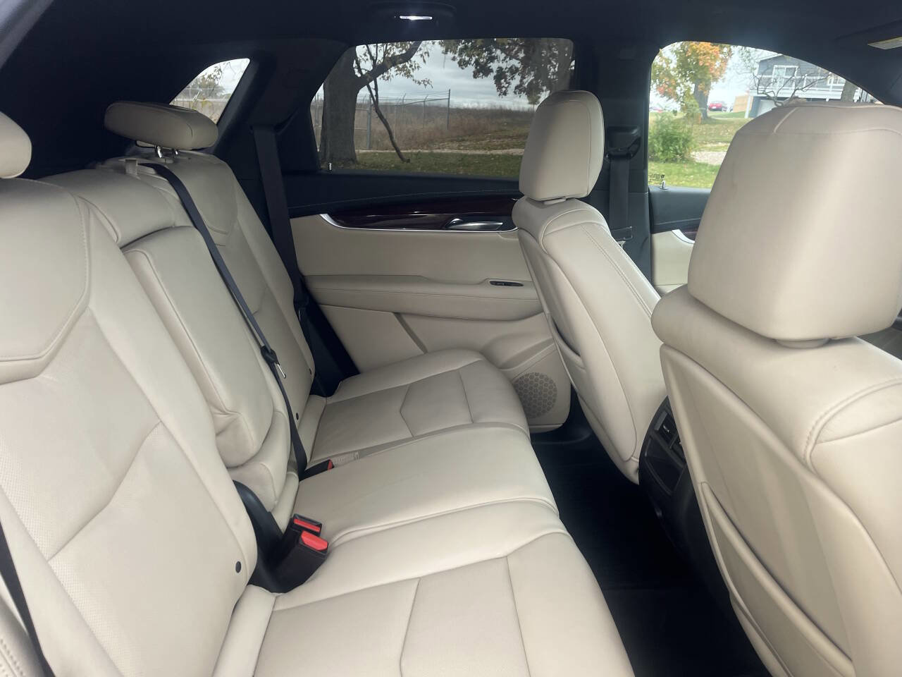 Used 2017 Cadillac XT5 Luxury w/ Driver Awareness Package image 38