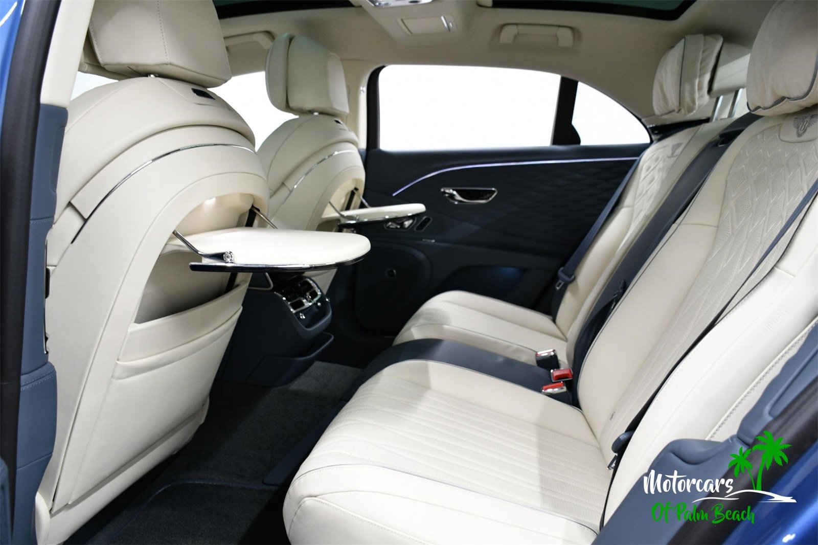 Used 2023 Bentley Flying Spur W12 image 48