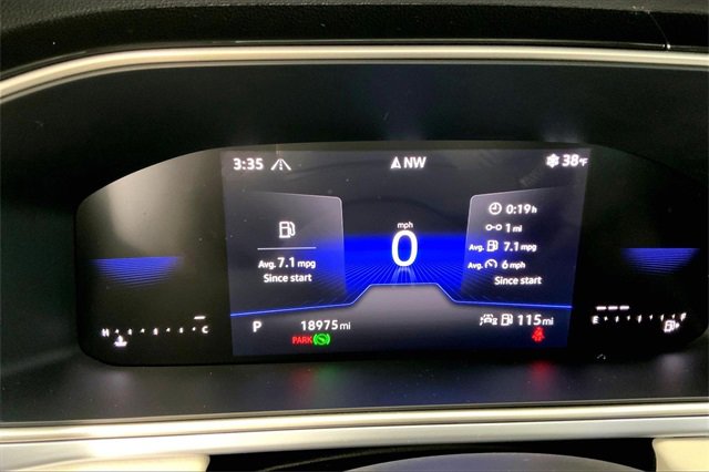 Certified 2025 Volkswagen Taos SE w/ Panoramic Sunroof Package image 20