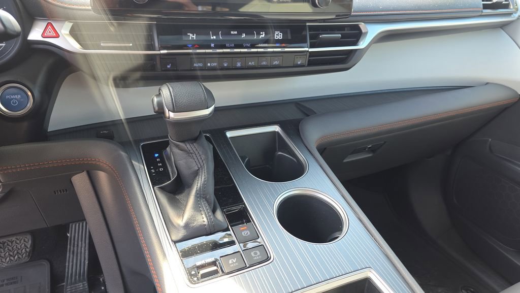 Used 2021 Toyota Sienna XSE image 29