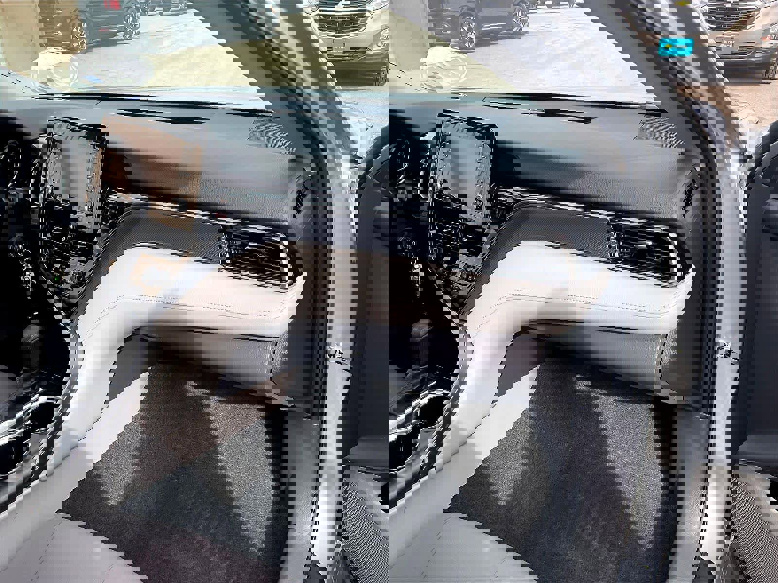 Used 2022 Toyota Camry LE image 13