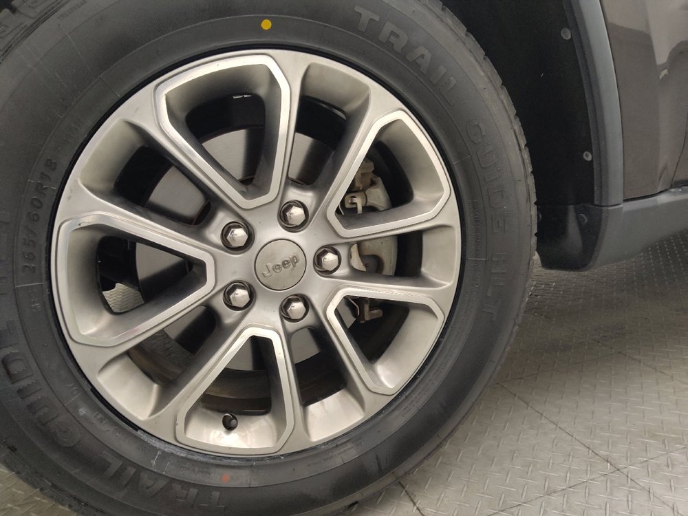 Used 2016 Jeep Grand Cherokee Limited image 31