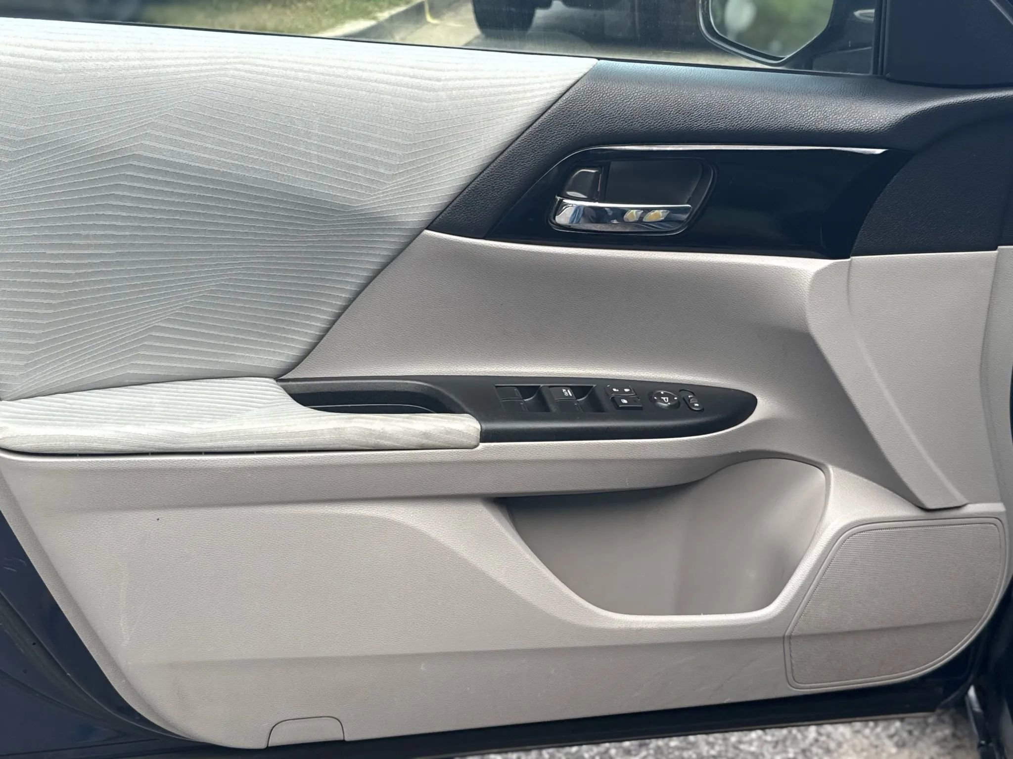 Used 2016 Honda Accord LX image 13