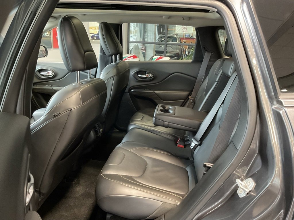 Used 2015 Jeep Cherokee Limited w/ Trailer Tow Group image 22