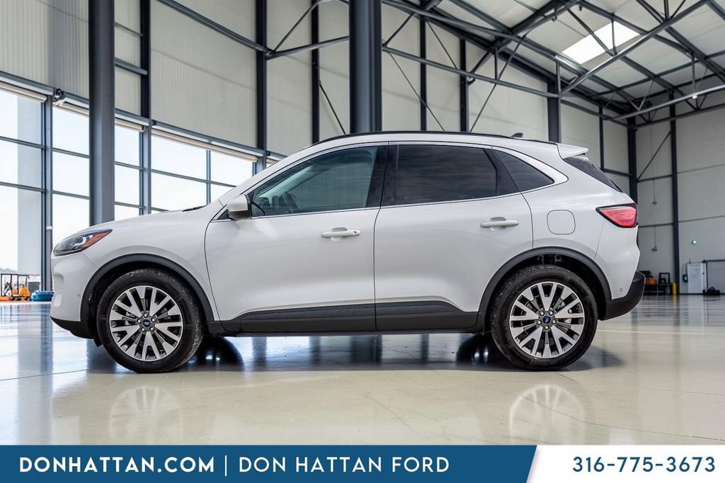 Used 2021 Ford Escape Titanium AWD/4WD image 2