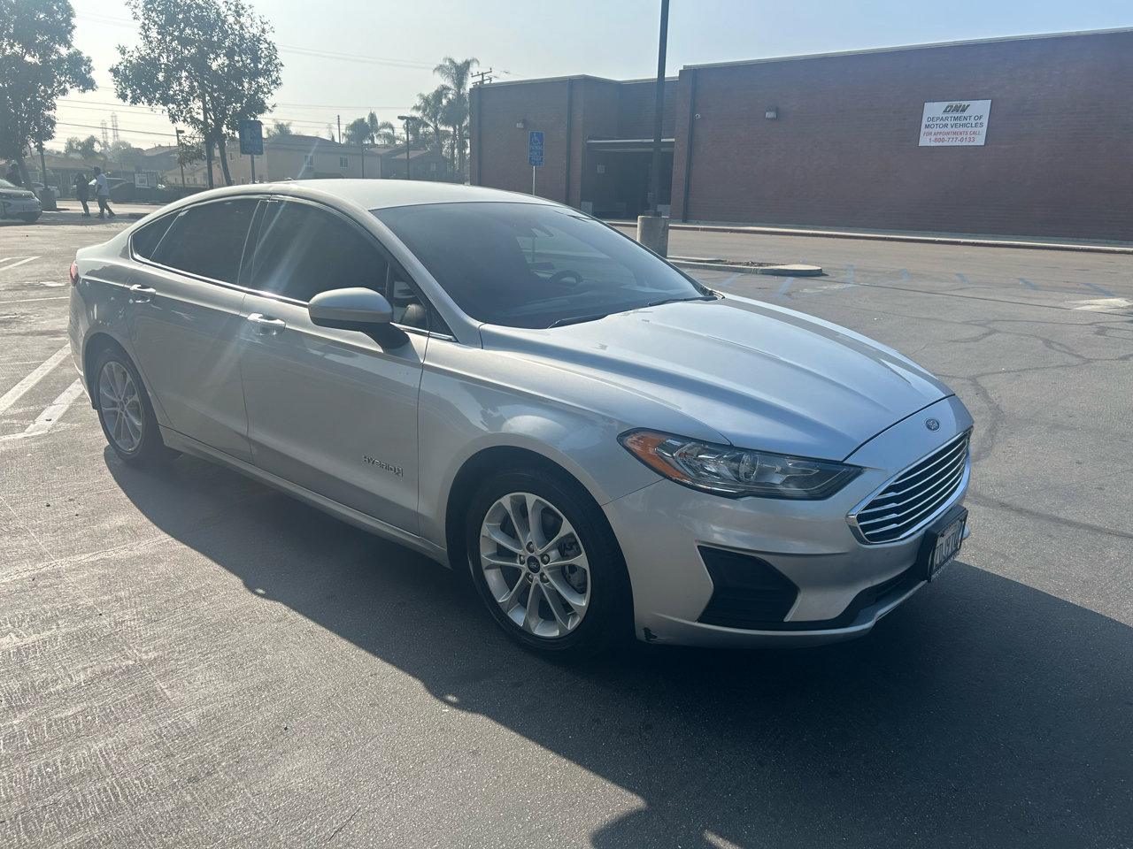 Used 2019 Ford Fusion SE image 3