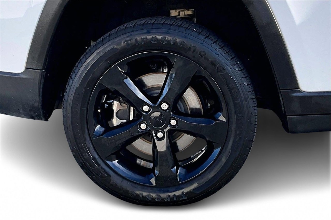 Certified 2022 Jeep Grand Cherokee L Laredo image 36