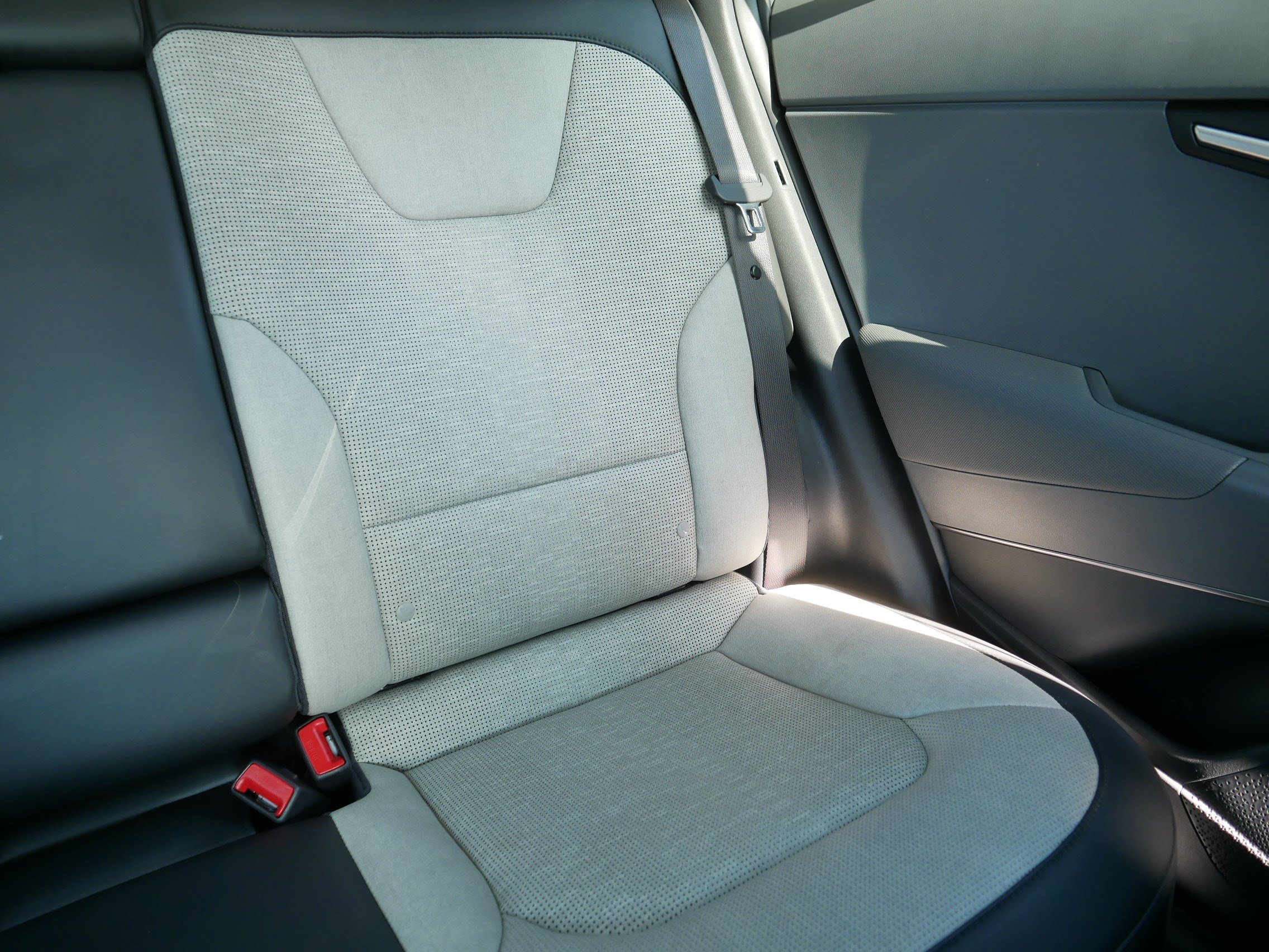 Certified 2025 Kia Niro SX Touring FWD image 14