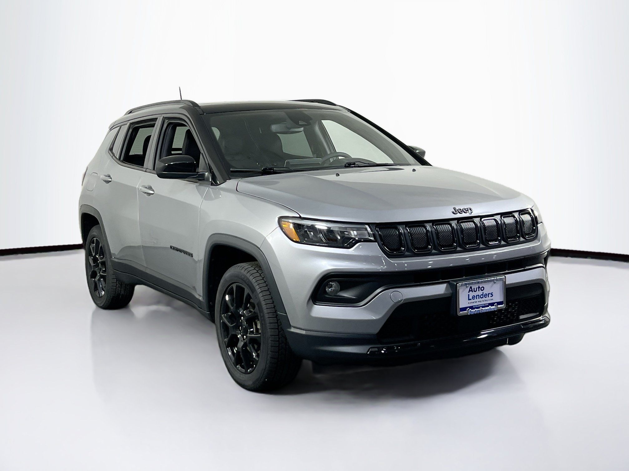 Used 2022 Jeep Compass Latitude w/ Sun and Sound Group AWD/4WD image 3