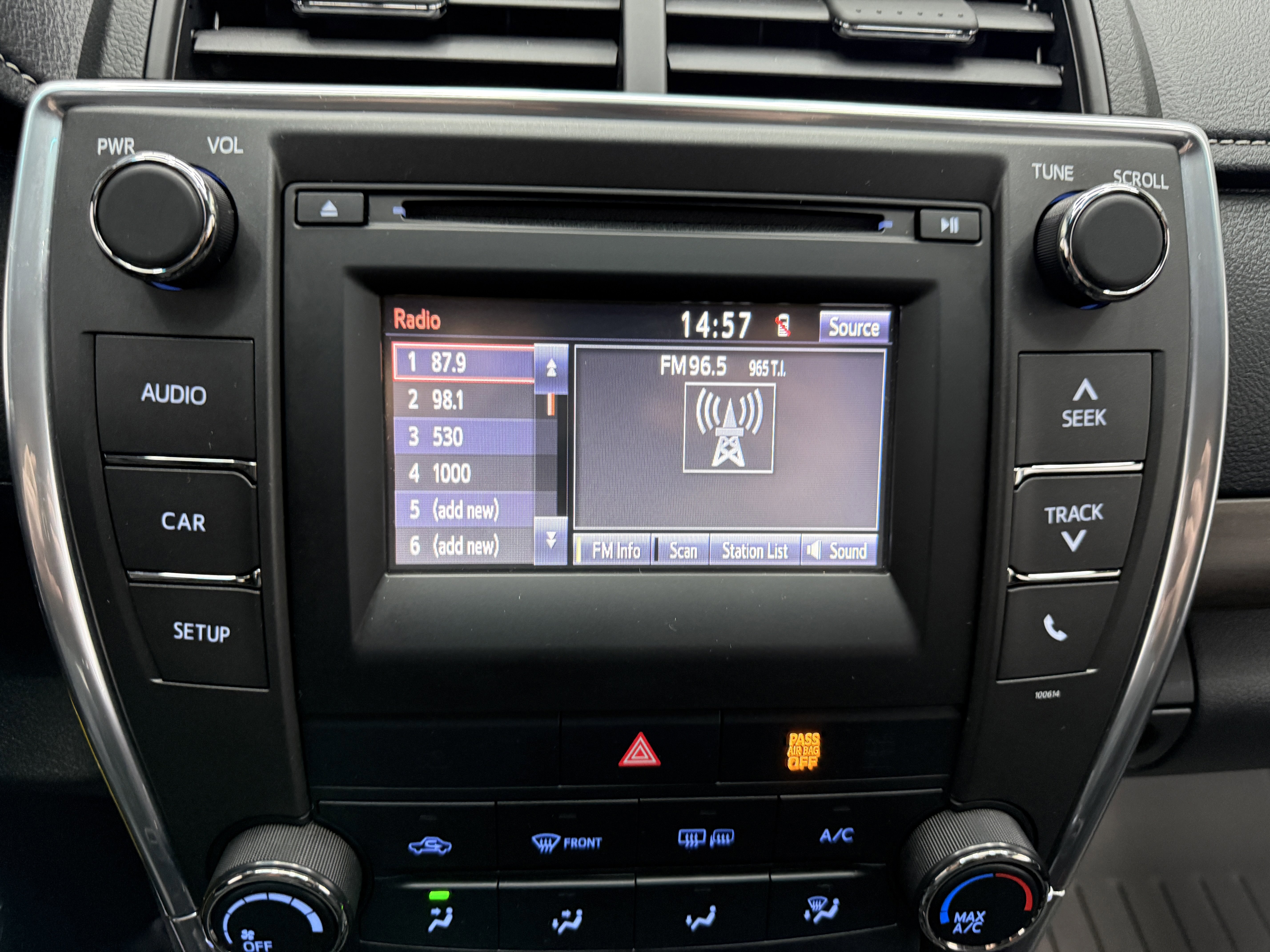 Used 2017 Toyota Camry LE image 16