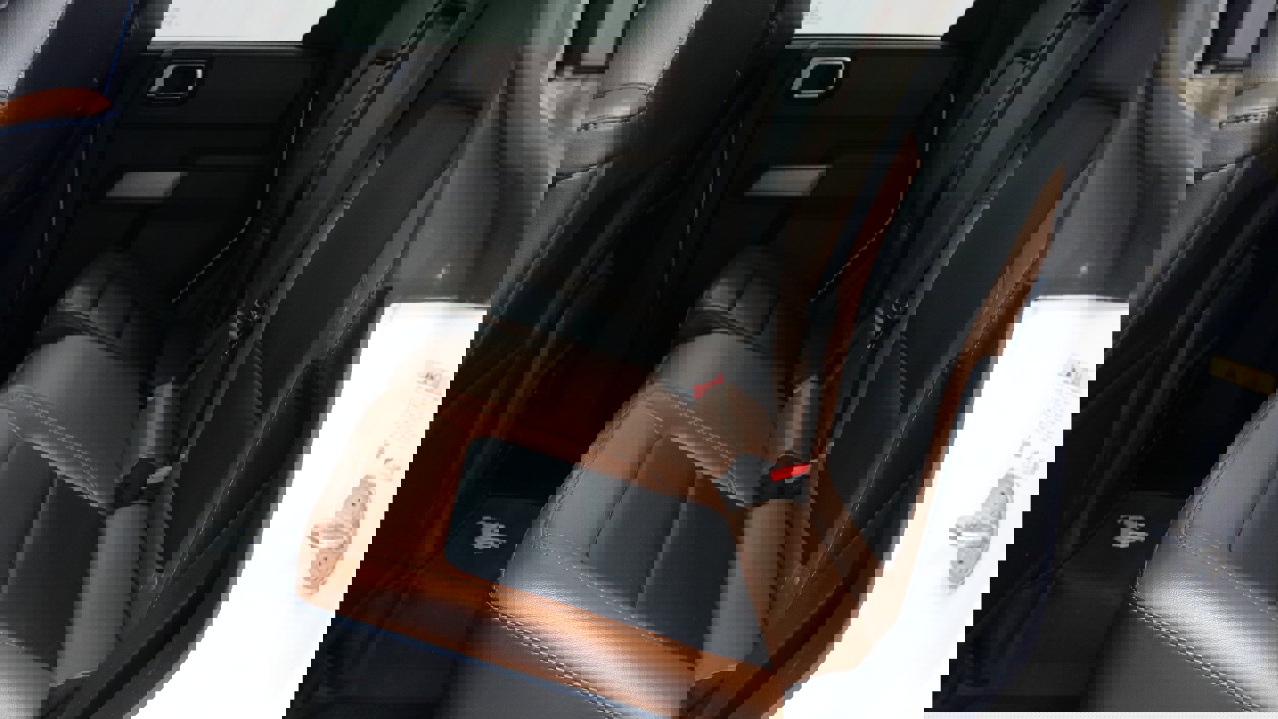 Used 2023 Ford Bronco Outer Banks image 4