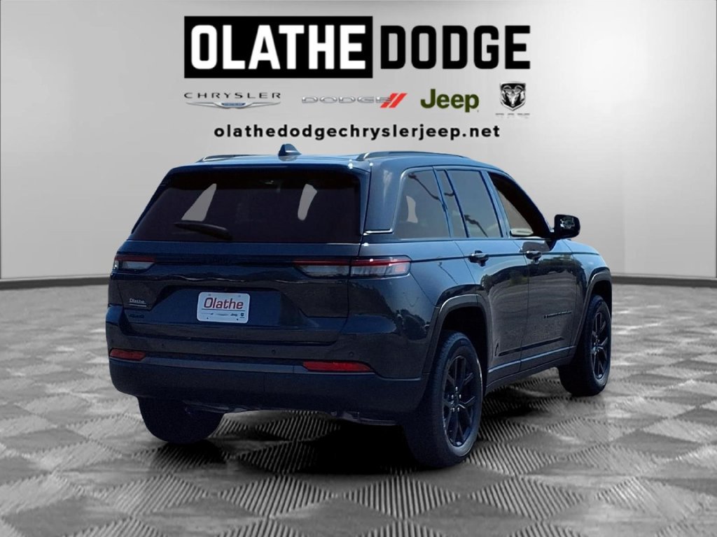 New 2026 Jeep Grand Cherokee Altitude AWD/4WD image 24