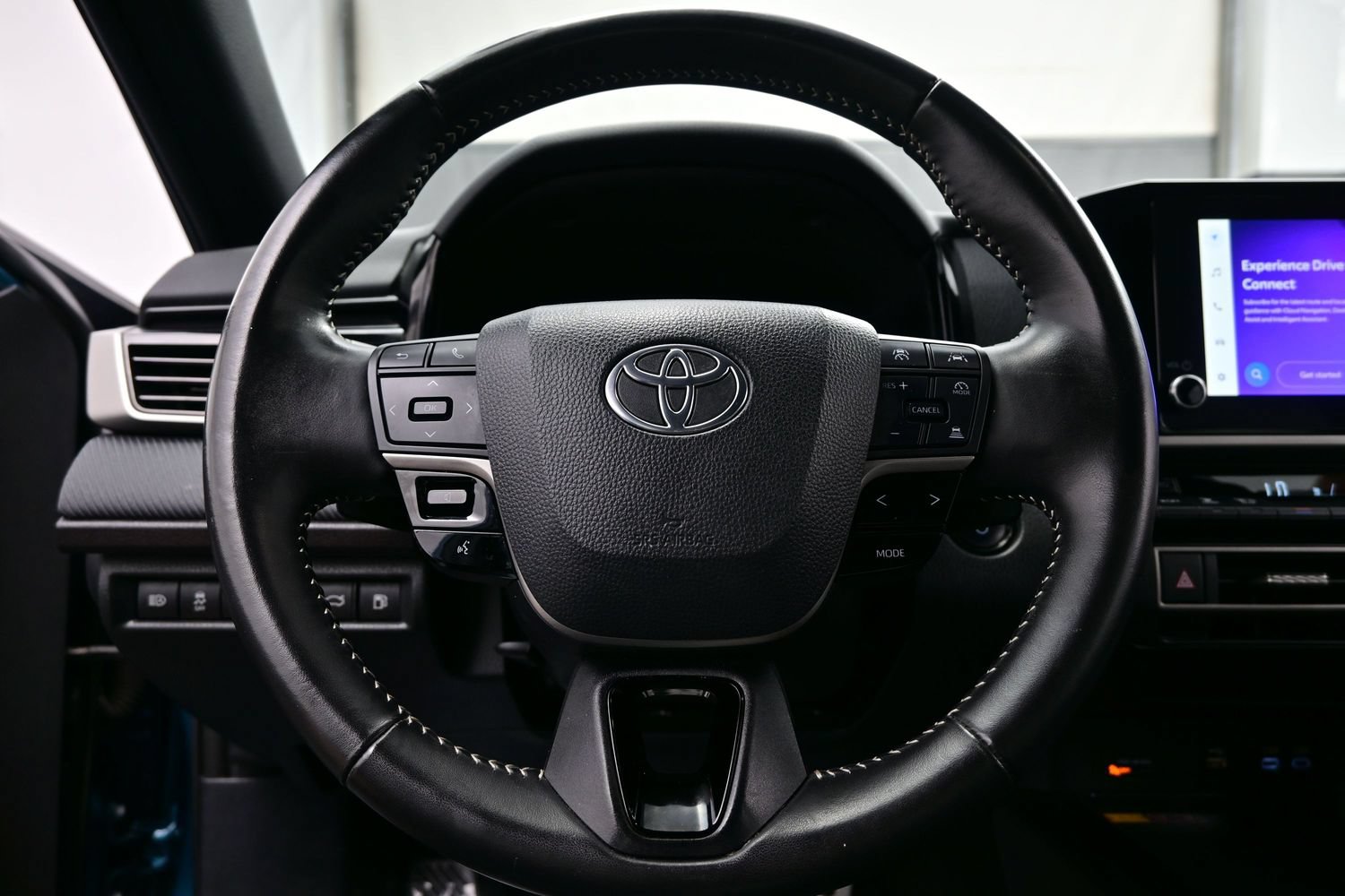 Used 2025 Toyota Camry SE FWD image 24