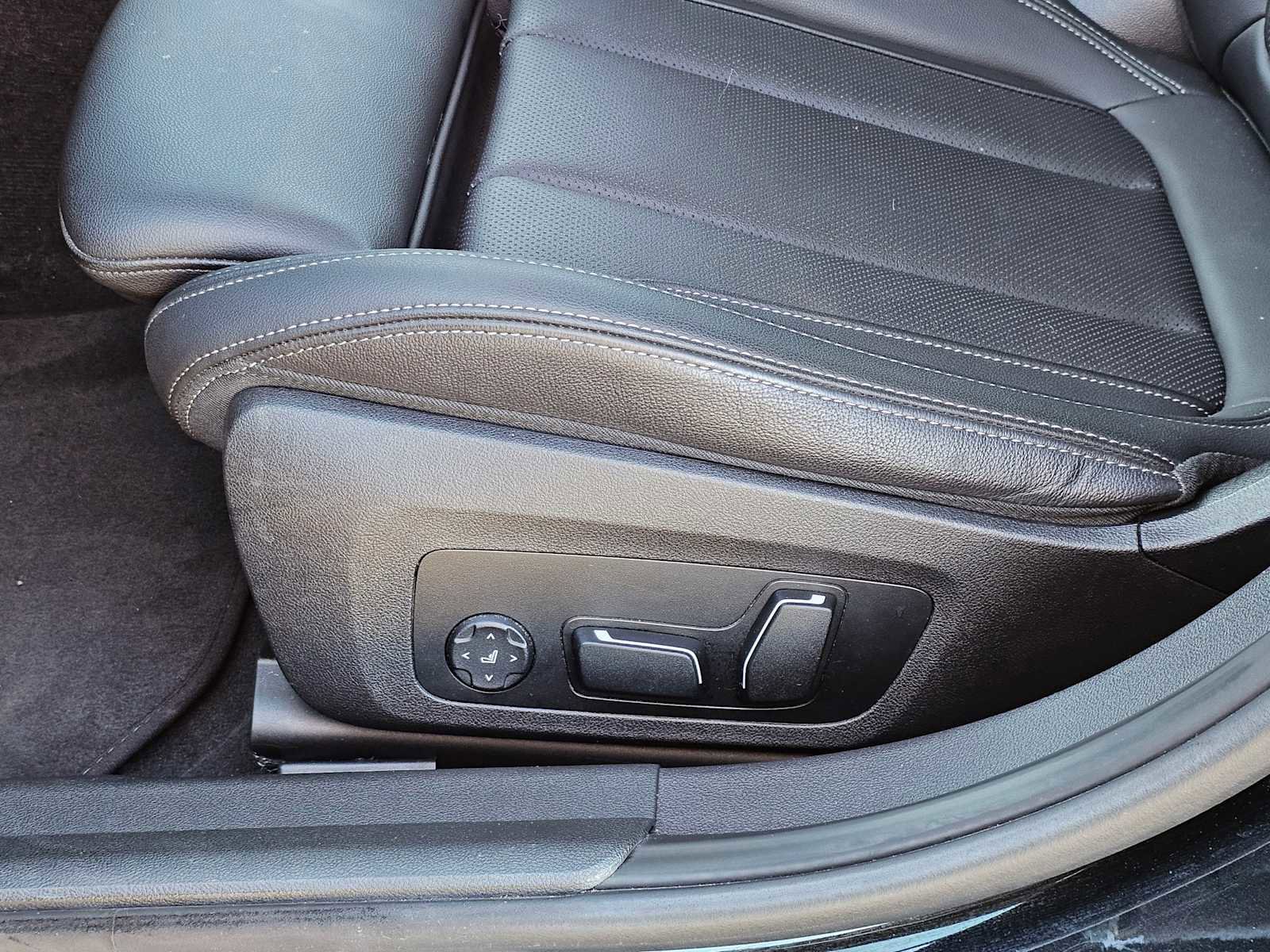 Used 2024 BMW 330i xDrive Sedan image 24