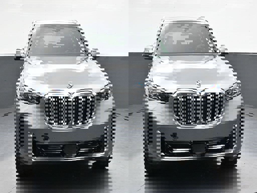 Used 2026 BMW X5 xDrive50e w/ Climate Comfort Package image 9
