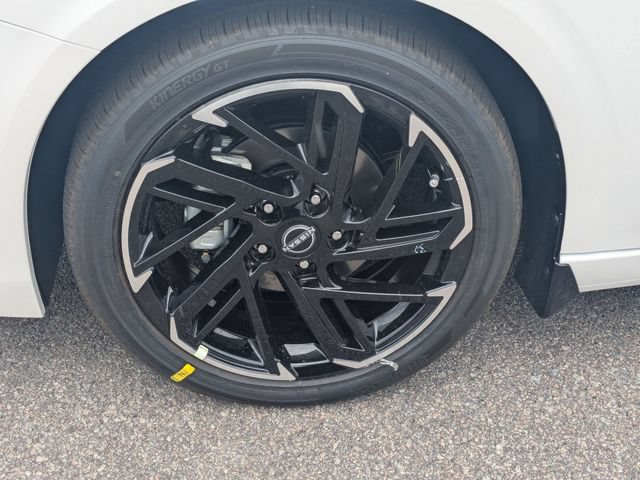 New 2026 Nissan Sentra SR w/ SR Premium Package FWD image 10