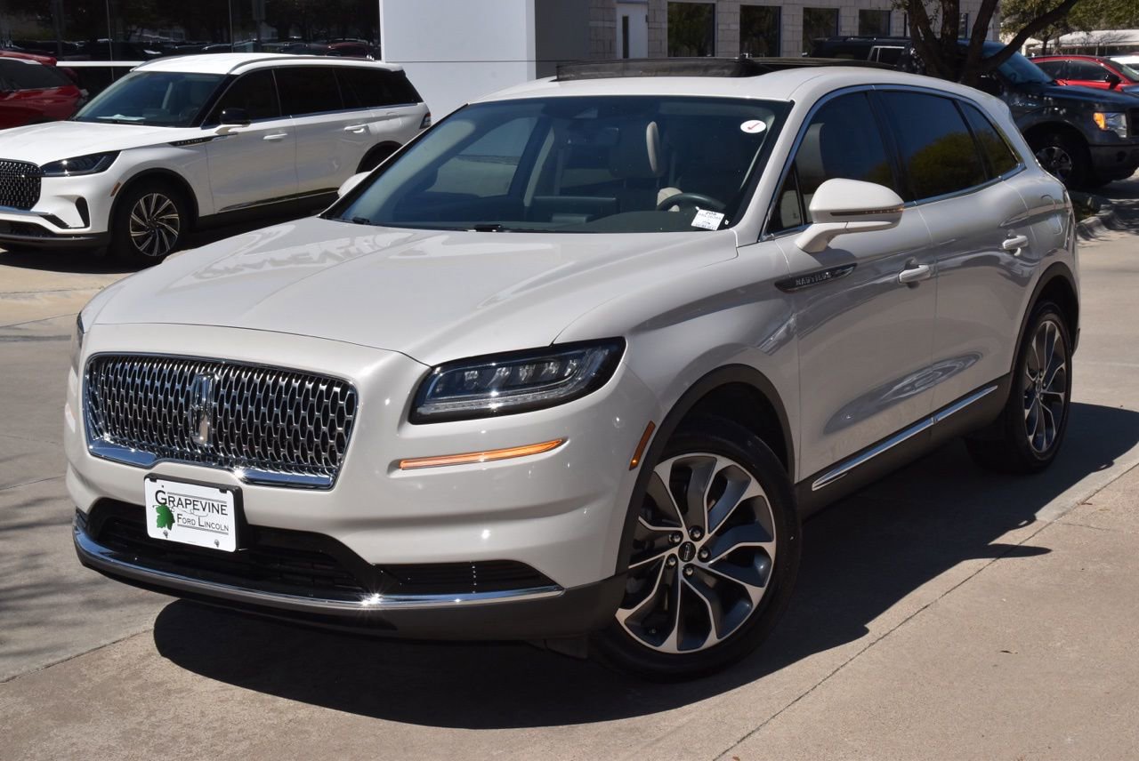 Used 2023 Lincoln Nautilus Reserve image 40