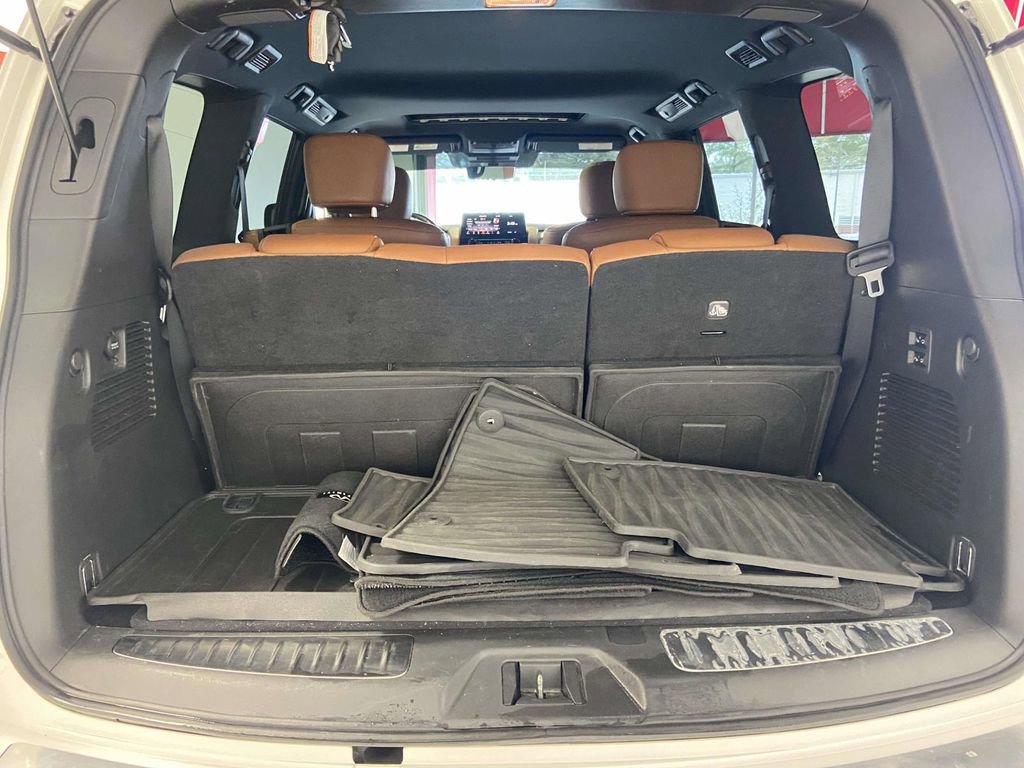 Used 2024 INFINITI QX80 Sensory w/ All-Season Package image 12