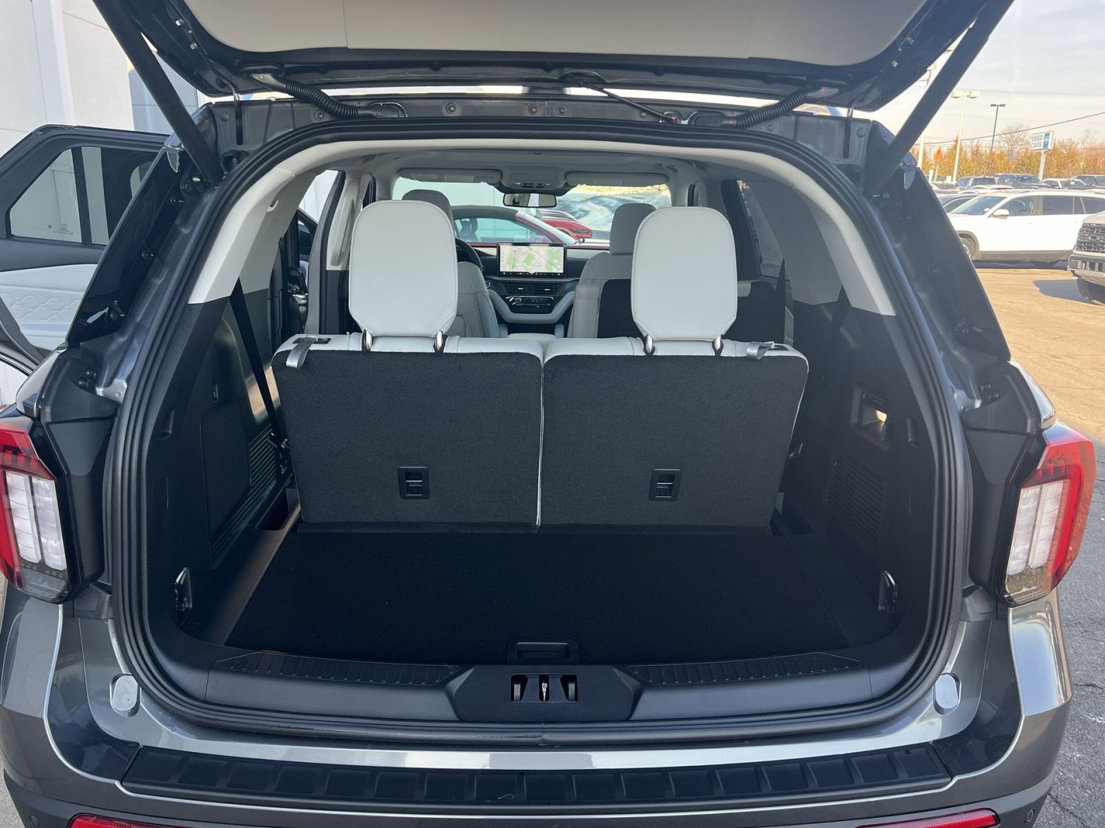 New 2026 Ford Explorer Platinum w/ LUX Leather Package image 27