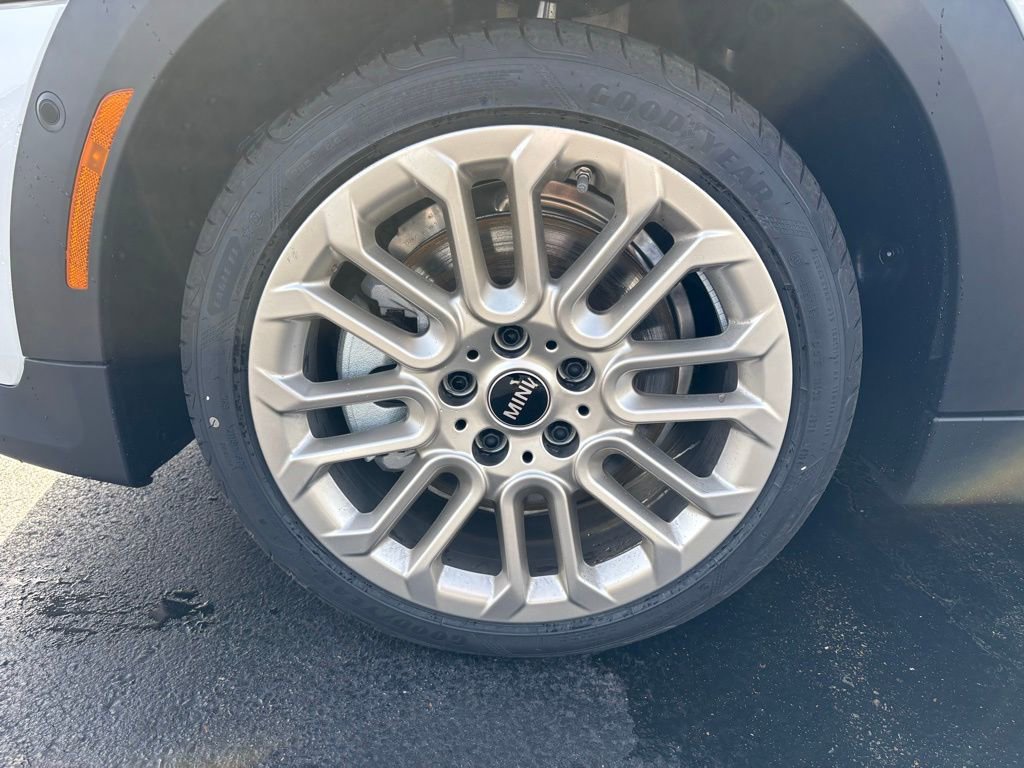 New 2025 MINI Cooper S image 9