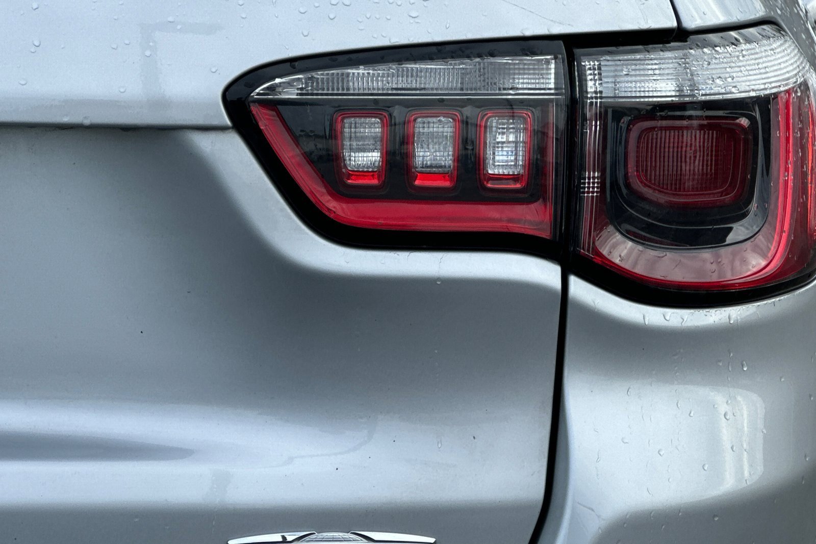 Used 2024 Jeep Compass Latitude image 46