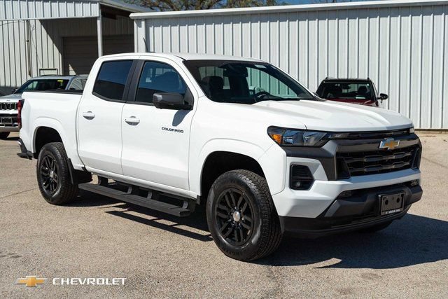 New 2024 Chevrolet Colorado LT w/ LT Convenience Package II RWD image 3