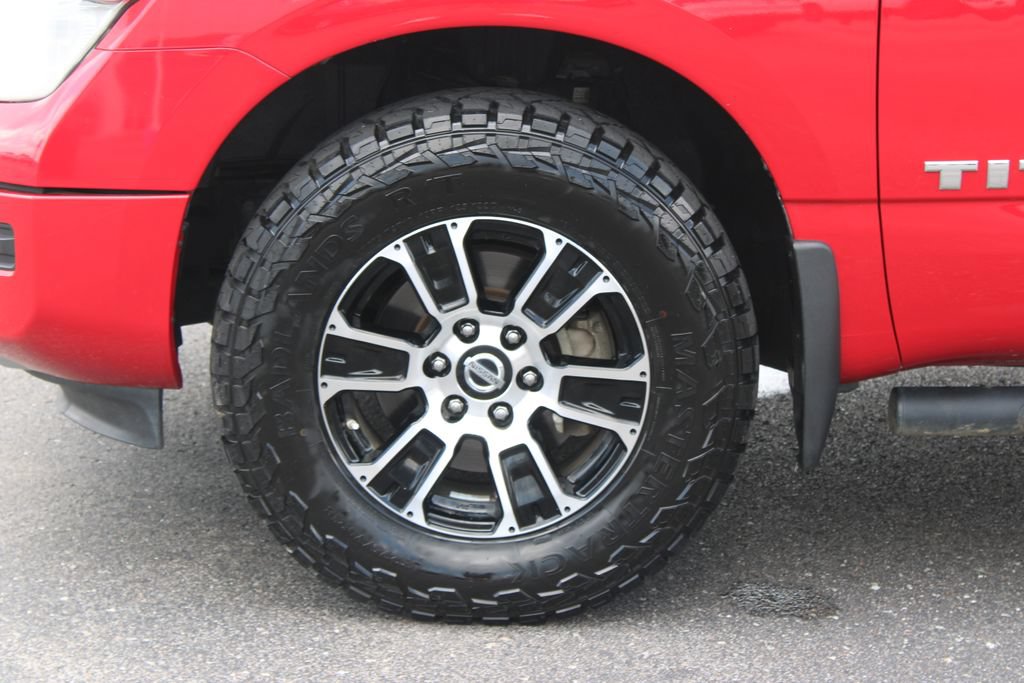 Used 2021 Nissan Titan SV w/ SV Convenience Package AWD/4WD image 23