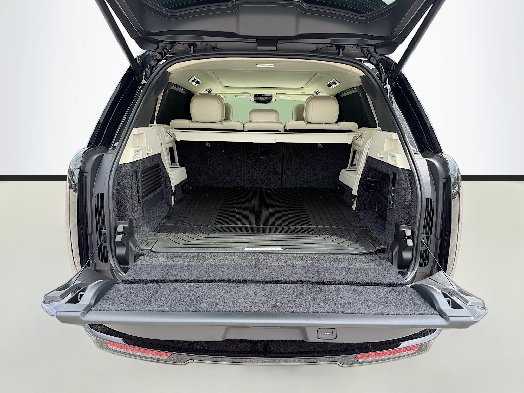 New 2026 Land Rover Range Rover Long Wheelbase SE AWD/4WD image 12