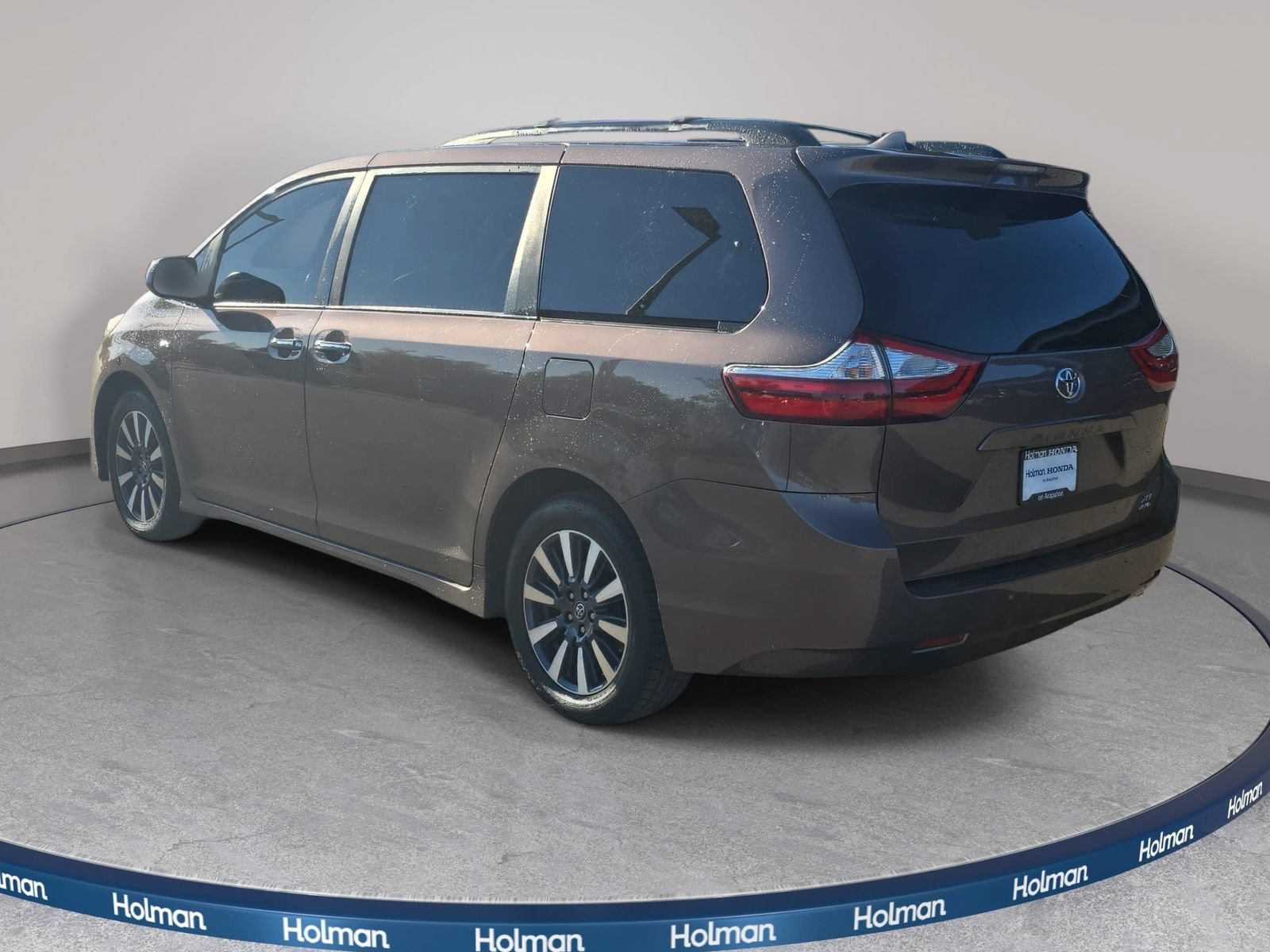 Used 2018 Toyota Sienna XLE w/ XLE Navigation Package AWD/4WD image 8