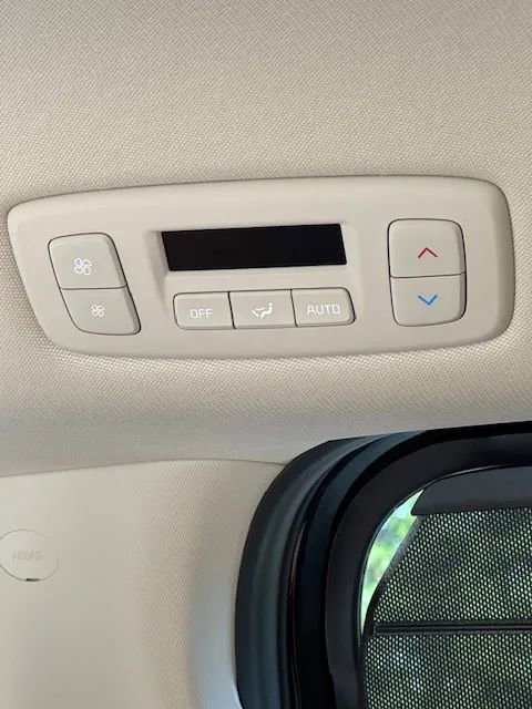 Used 2024 Kia Carnival EX image 35