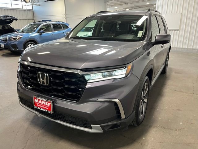 Used 2025 Honda Pilot Touring image 7