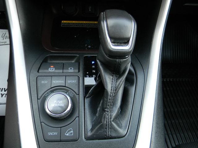 Used 2020 Toyota RAV4 Limited AWD/4WD image 17