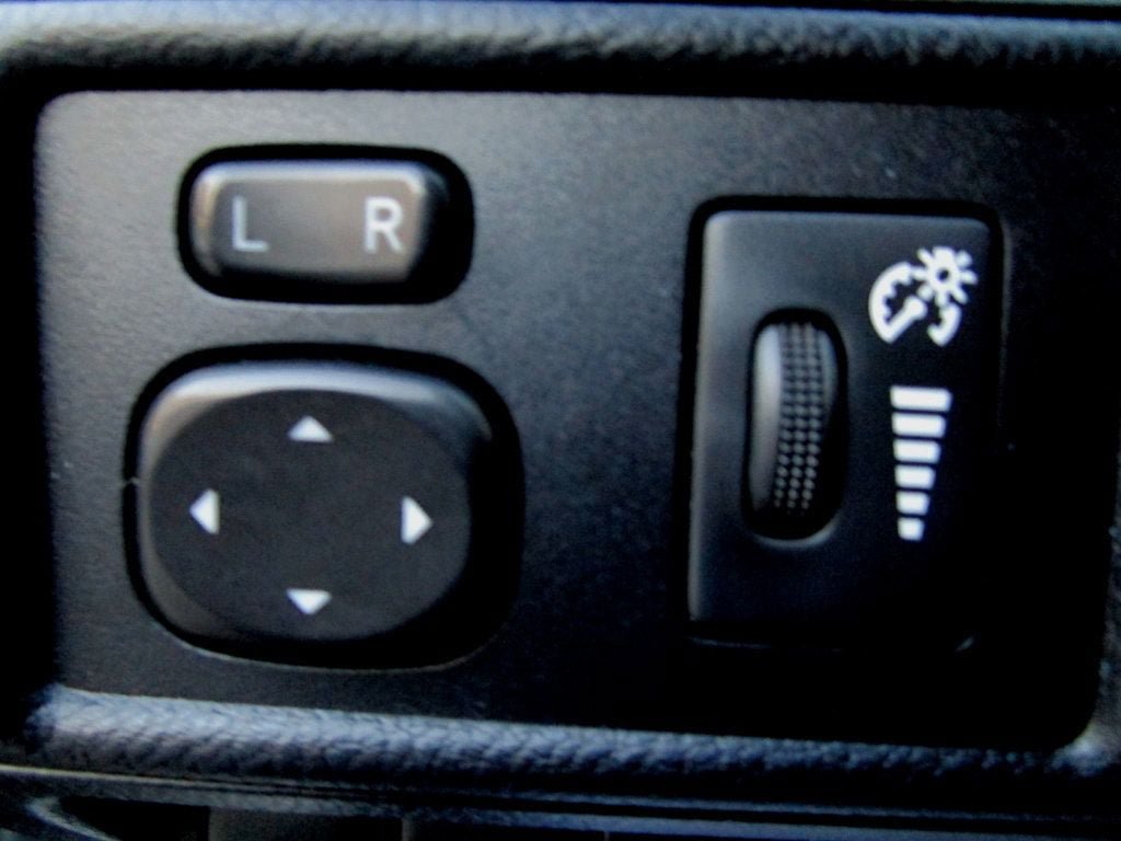 Used 2014 Lexus CT 200h FWD image 24