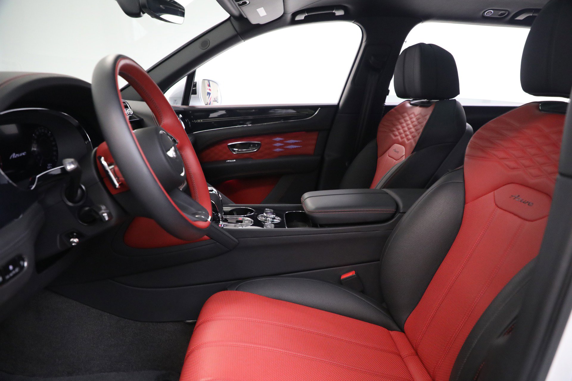 Used 2025 Bentley Bentayga Extended Wheelbase image 16