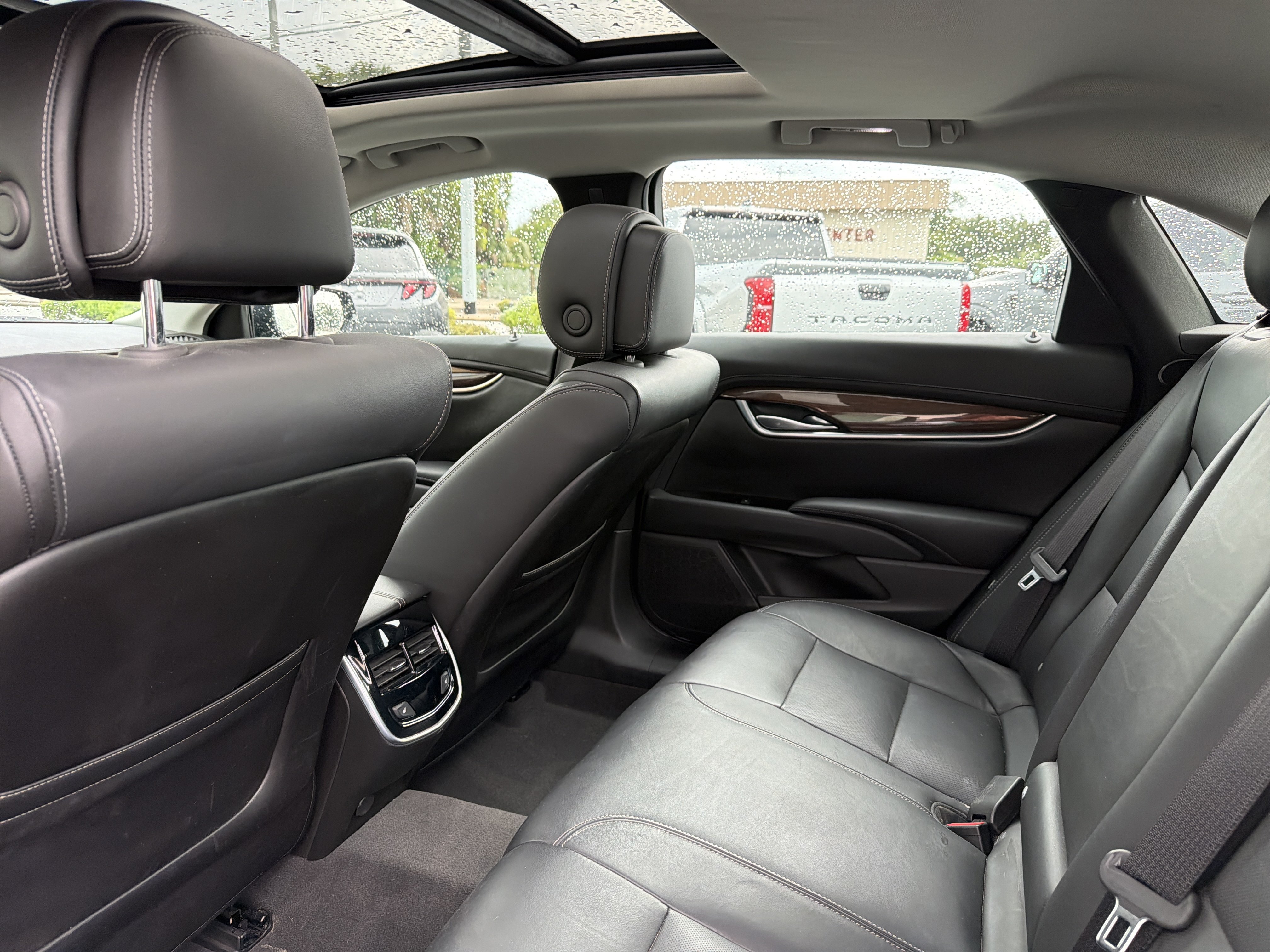 Used 2014 Cadillac XTS Luxury w/ Driver Awareness Package FWD image 15