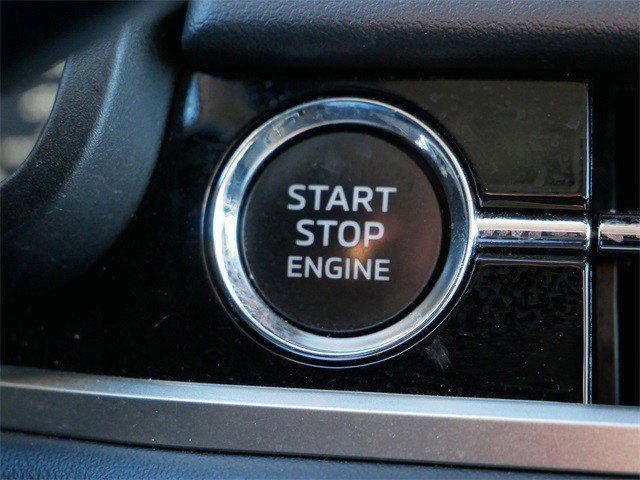 Used 2023 Mitsubishi Outlander SE image 25