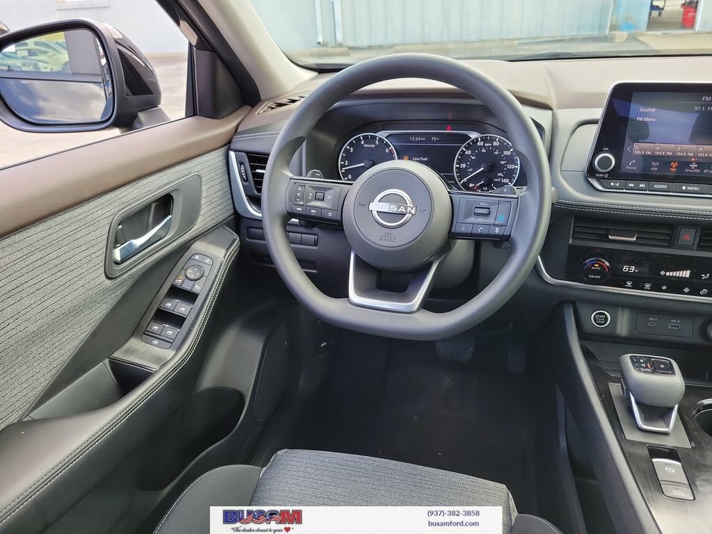 Used 2023 Nissan Rogue SV AWD/4WD image 10