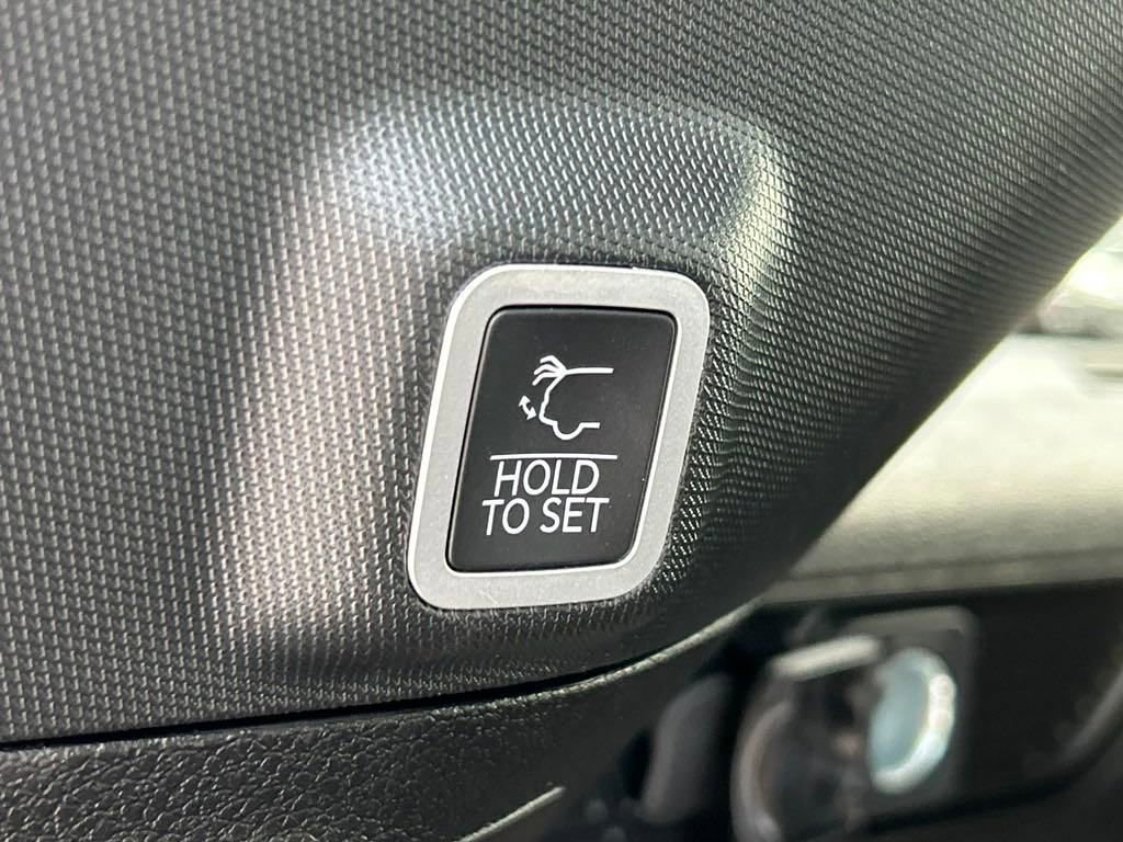 New 2024 Jeep Grand Cherokee Altitude RWD image 30