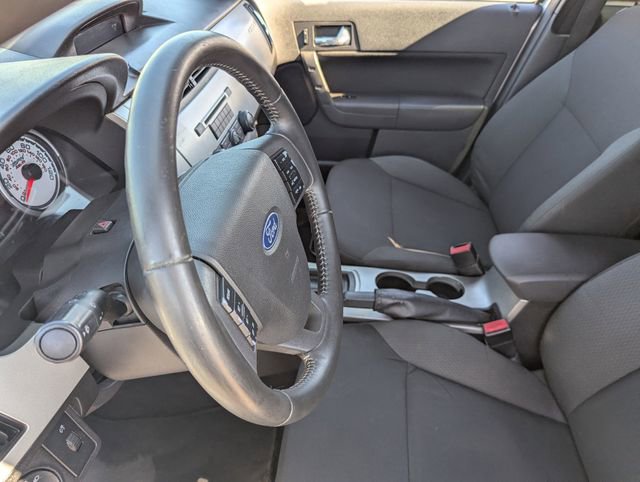 Used 2010 Ford Focus SES image 22