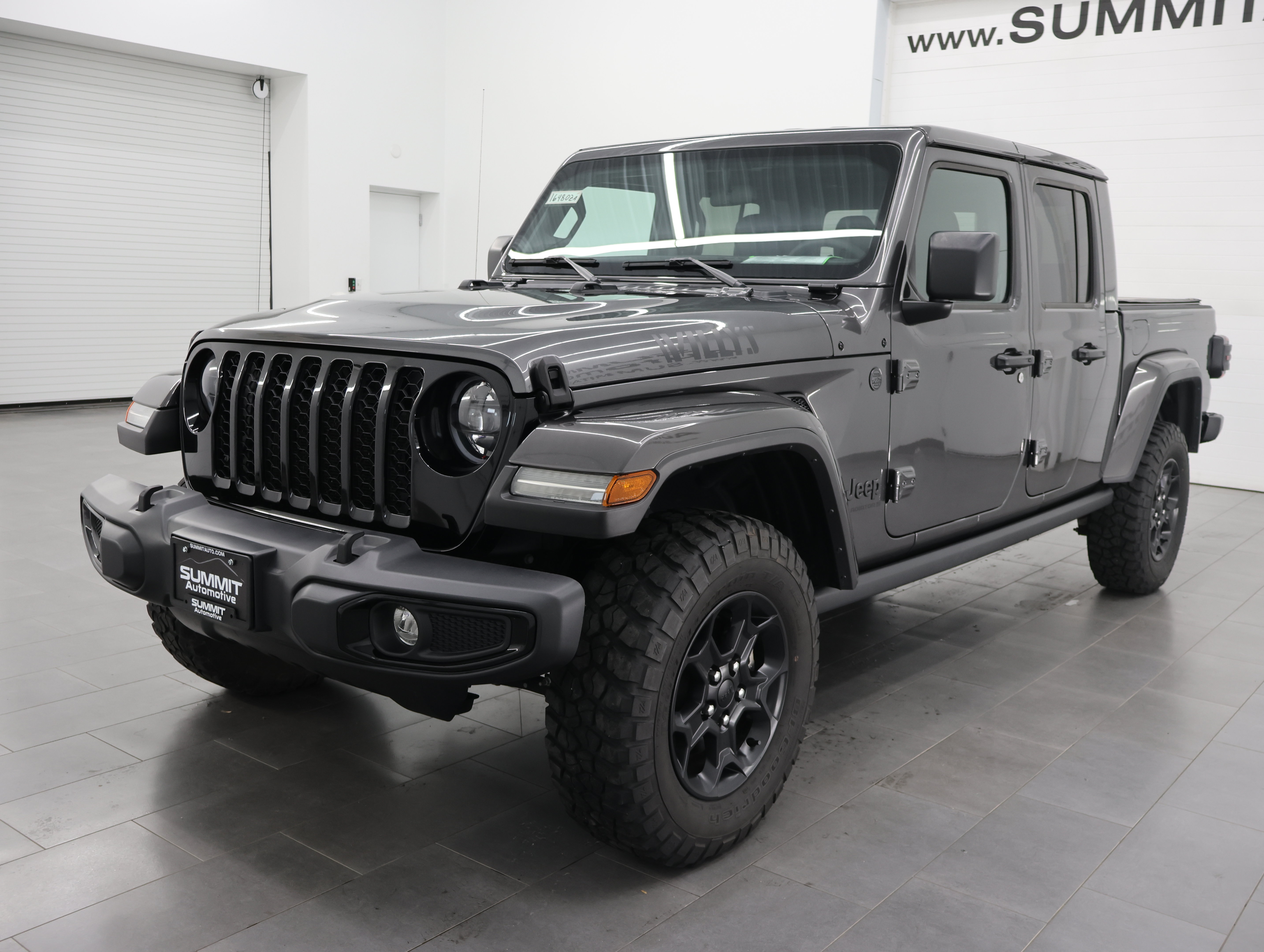 Used 2023 Jeep Gladiator Sport AWD/4WD image 7