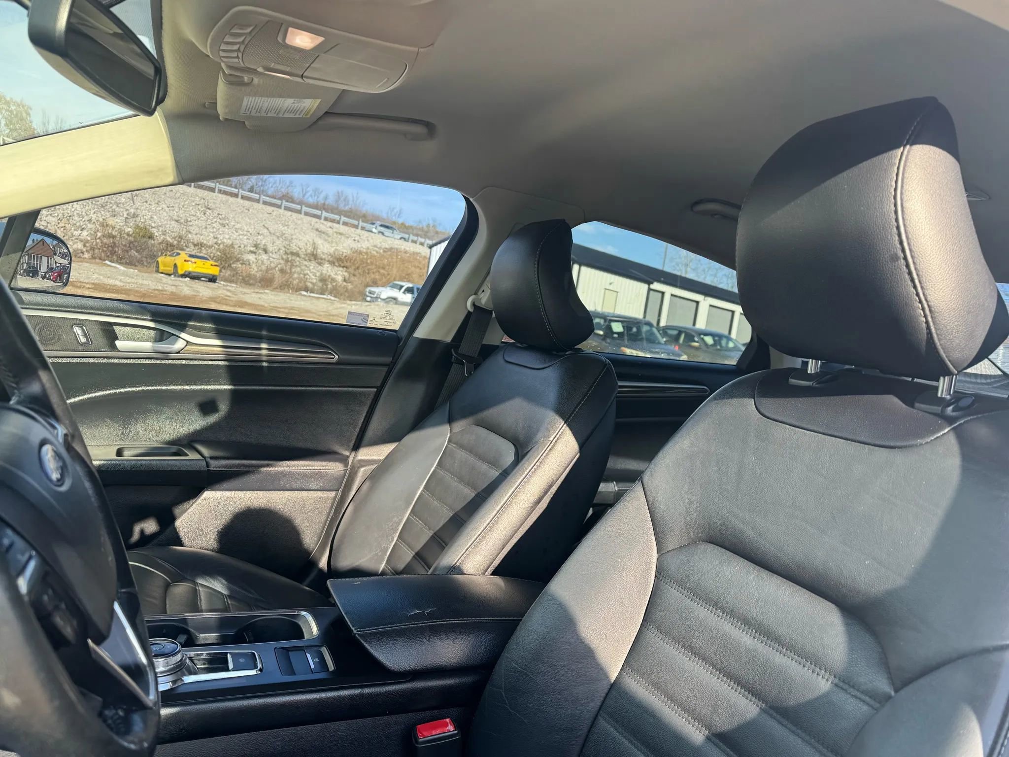 Used 2017 Ford Fusion SE w/ Fusion SE Technology Package image 13