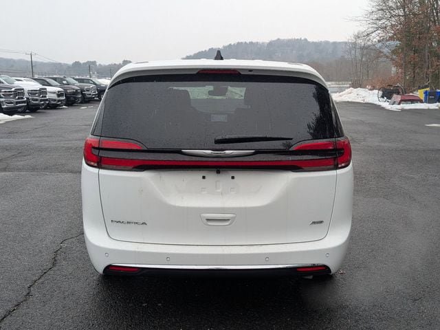 New 2026 Chrysler Pacifica Select AWD/4WD image 6