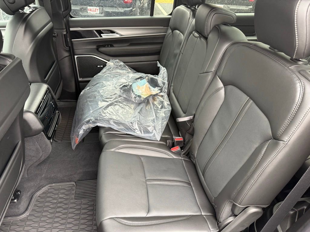 New 2026 Jeep Grand Wagoneer L 4WD image 33