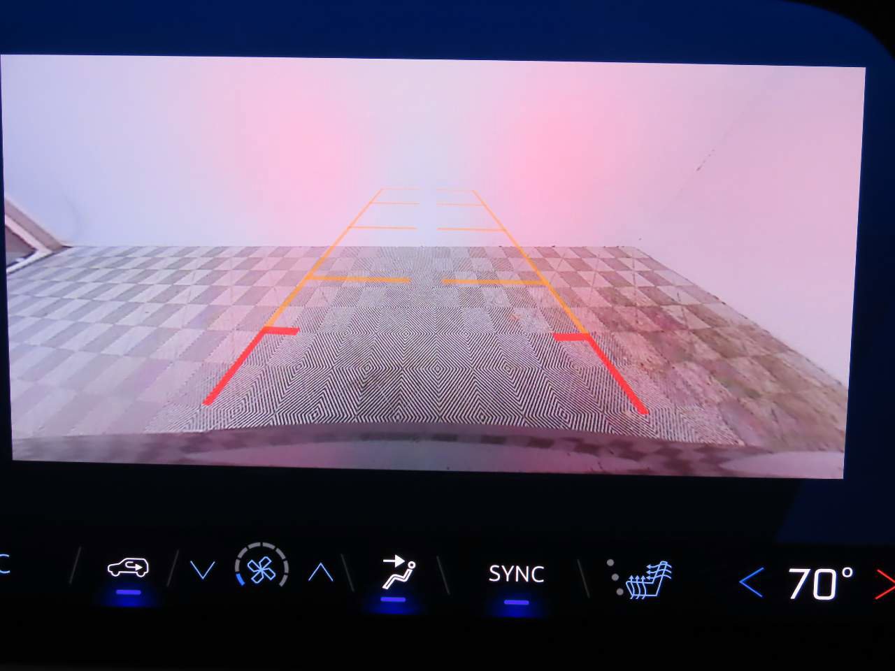 Used 2025 Chevrolet Traverse LT image 9