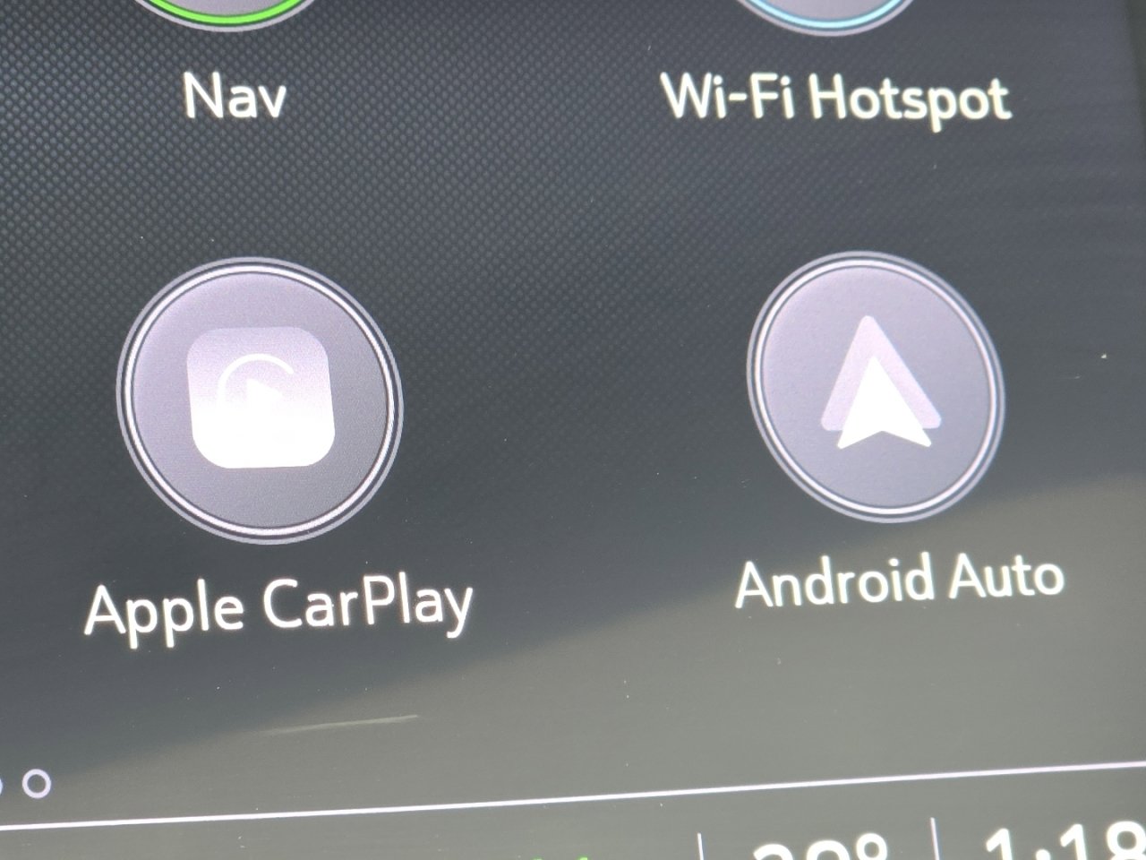 Used 2021 Buick Envision Essence w/ Technology Package I image 5