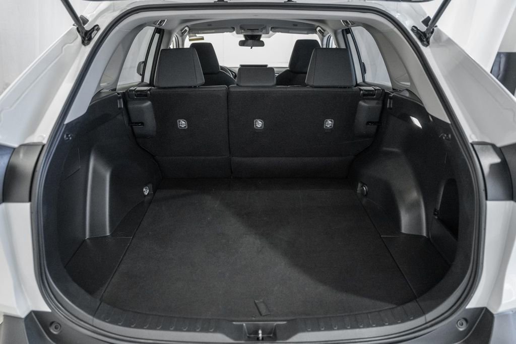 Used 2025 Toyota RAV4 LE image 8